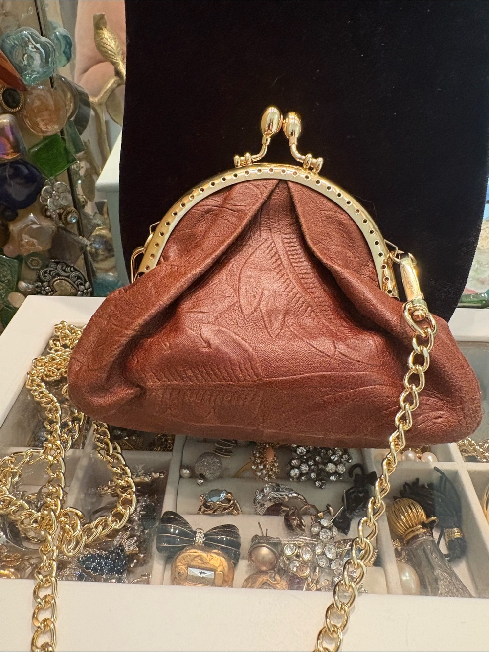 Isadora Purse Made in Italy Brown Leather Gold Frame Kiss Lock Gold Chain 6”